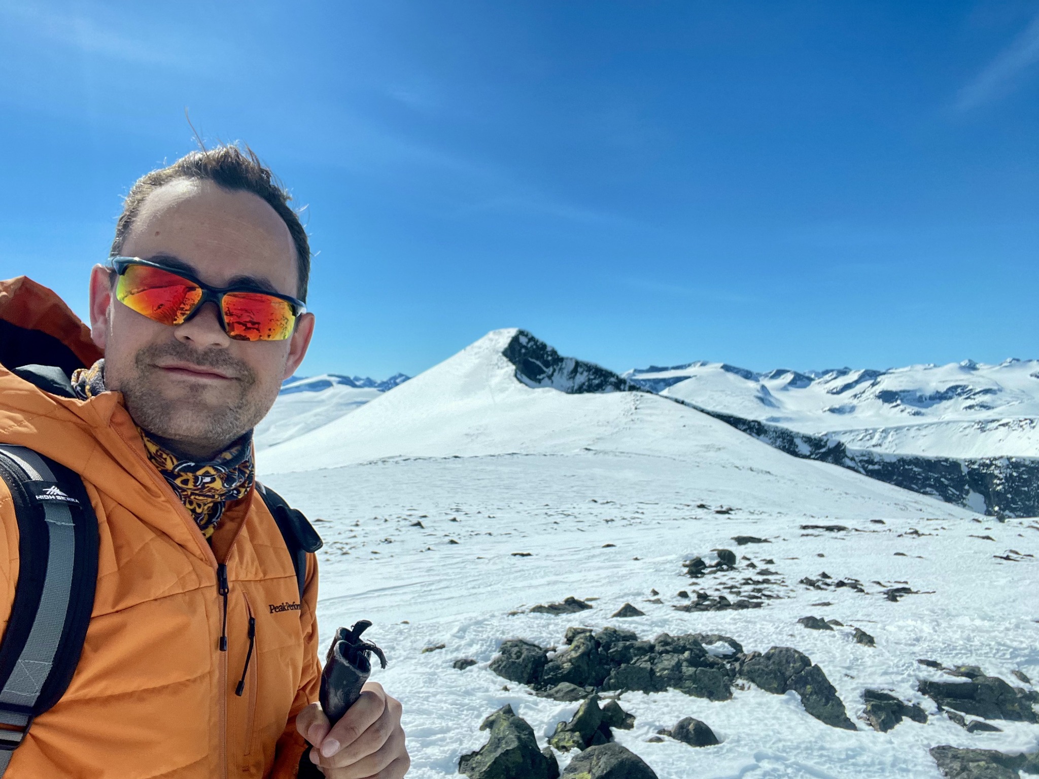 Erik Lilleengen Staxrud på skitur i fjellet